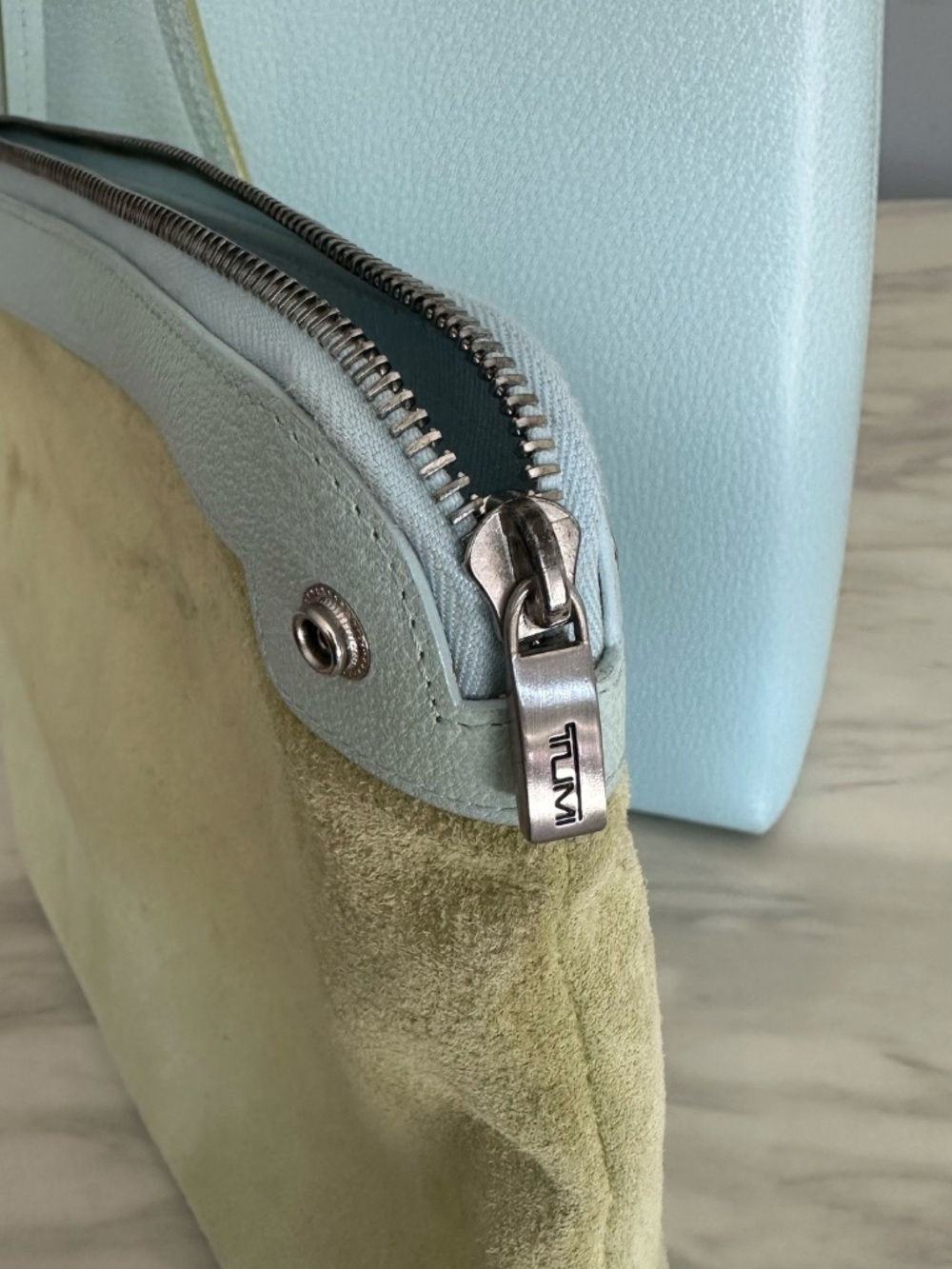 Vintage Y2K TUMI Light Blue Leather Magazine Tote Bag w/ Pouch - Picture 7 of 16